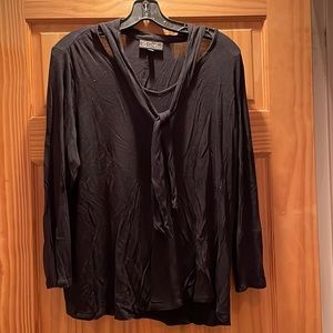 Woman’s DG2 Black Scoop Neck with 2 Ties Long Sleeve